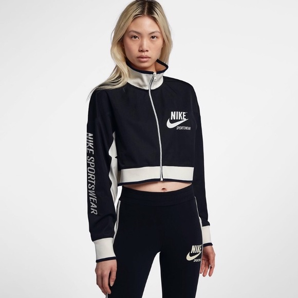 crop jacket nike